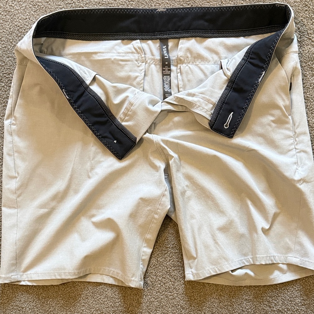Vuori - Casual Shorts - 32